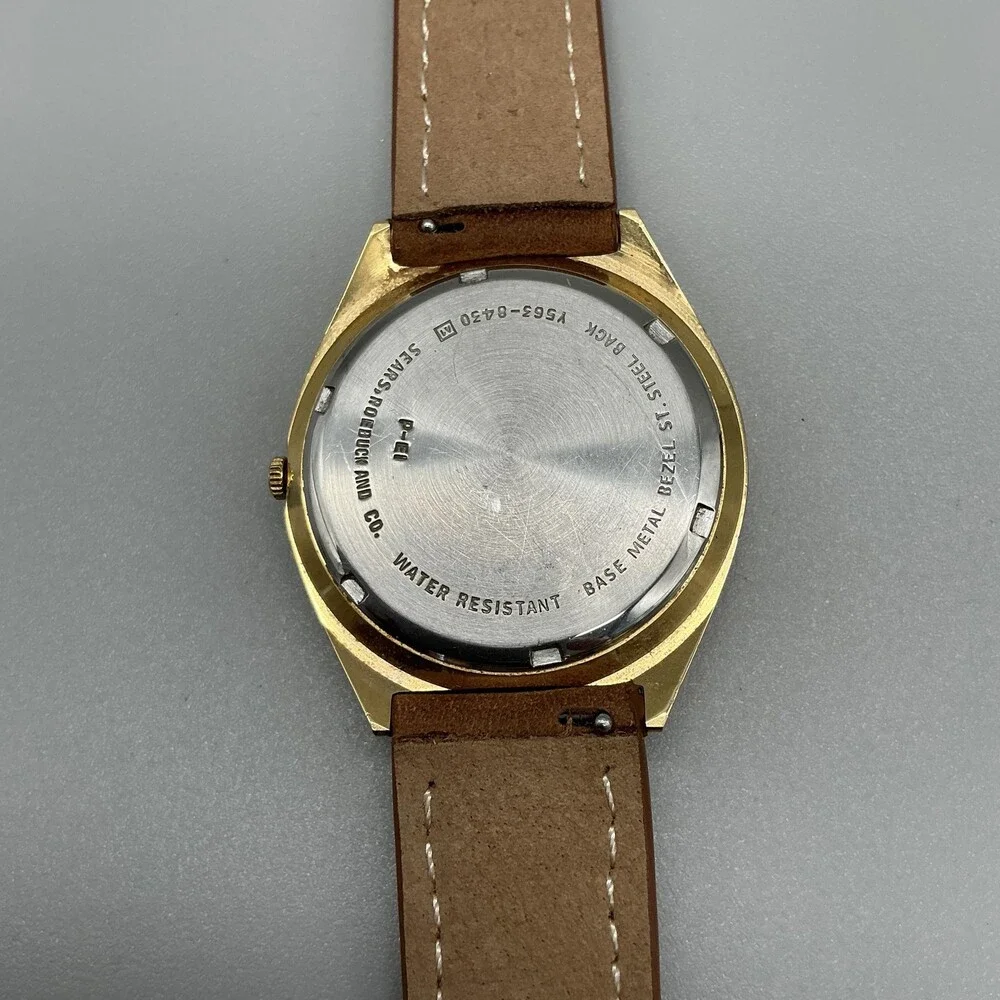 Vintage Phasar Mens Watch 35mm Y563-8430 Gold Tone Day Date New Battery